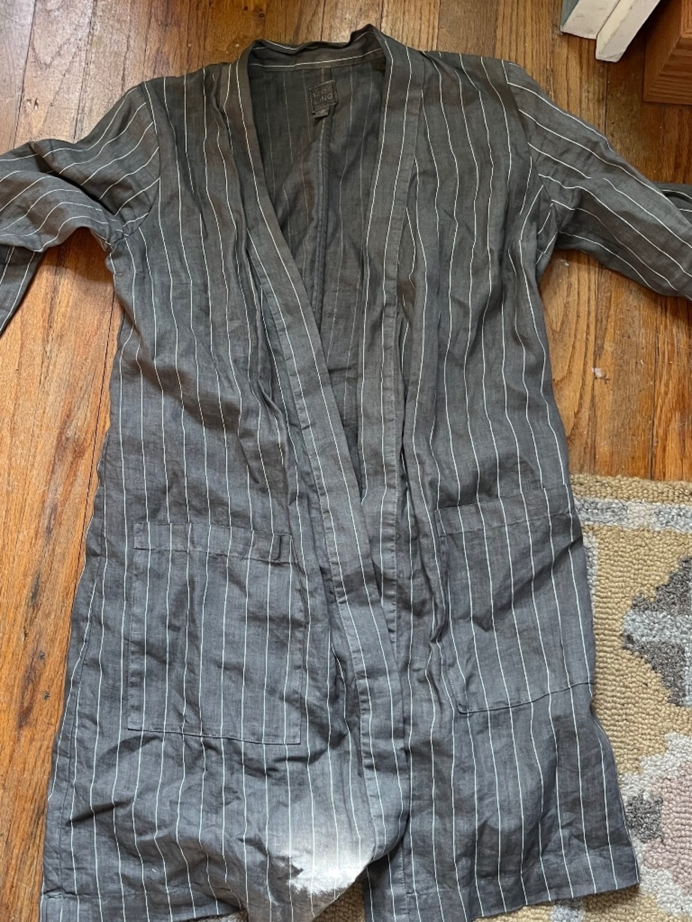 120% Lino Grey and White Striped Cardigan Kimono